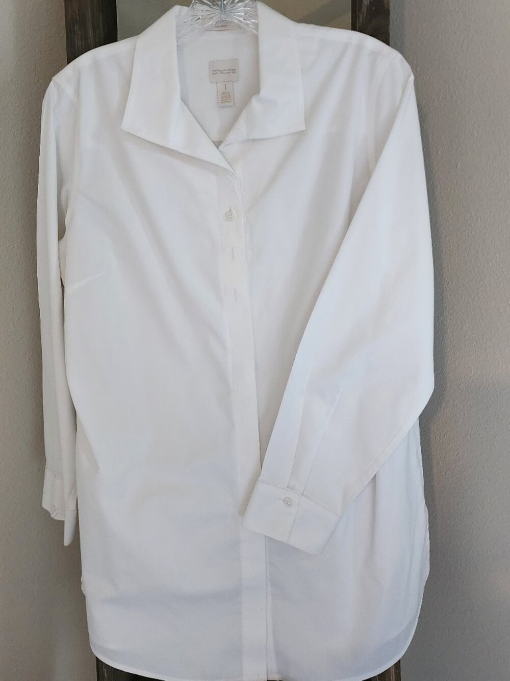 NEW NWOT- Chico's Size 1 White Tunic Long Sleeve Shirt